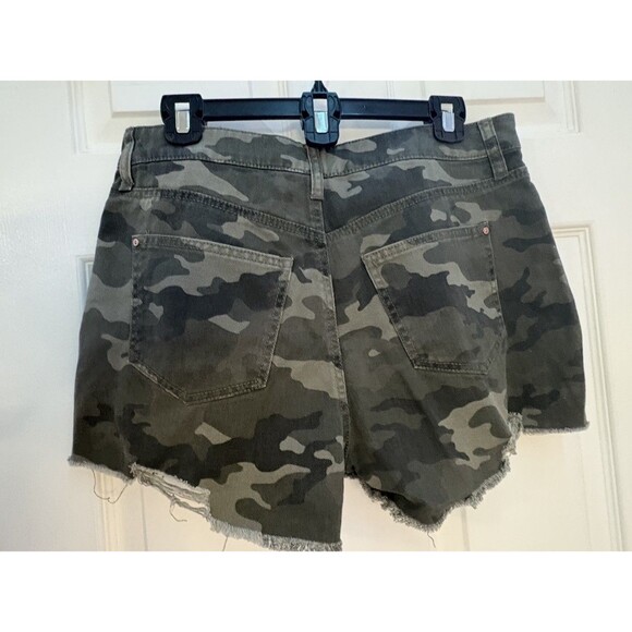 Camo Denim Shorts Juniors Size11 Distressed 100% Cotton No Boundaries High Rise - Picture 2 of 5